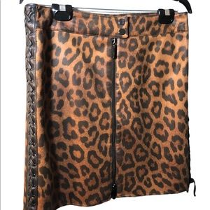 Worth New York cheetah print skirt, lined, lace up sides-size 8, great cond